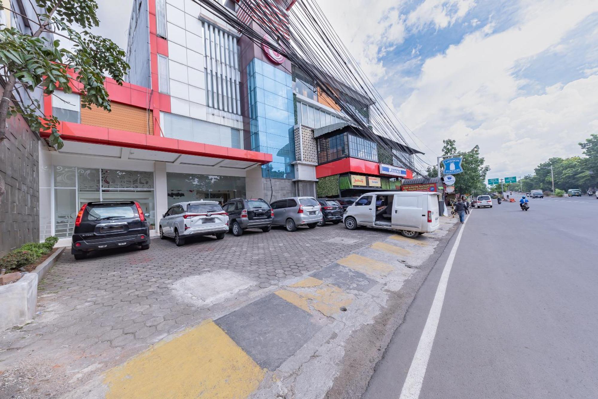 Reddoorz Hostel At Kiara Cozy Kircon Bandung Exterior photo