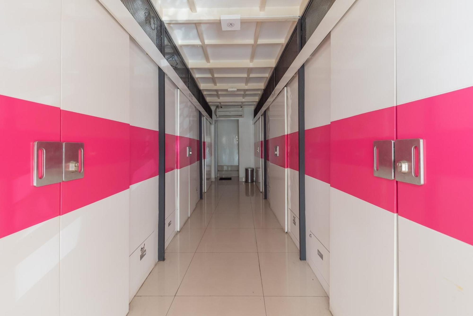 Reddoorz Hostel At Kiara Cozy Kircon Bandung Exterior photo