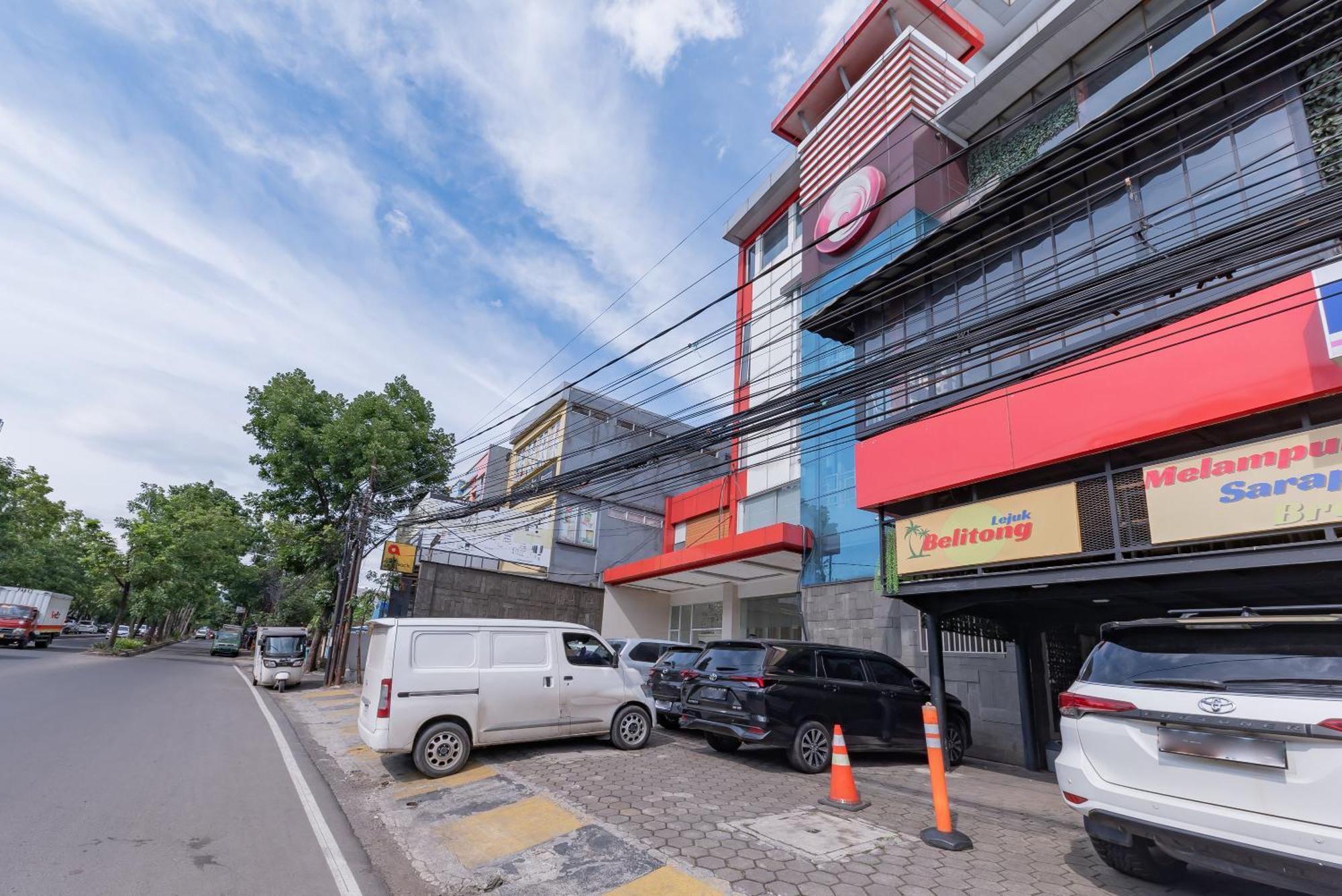Reddoorz Hostel At Kiara Cozy Kircon Bandung Exterior photo